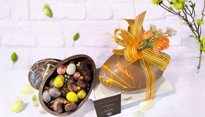 Oeuf décoré et garni 15 cm