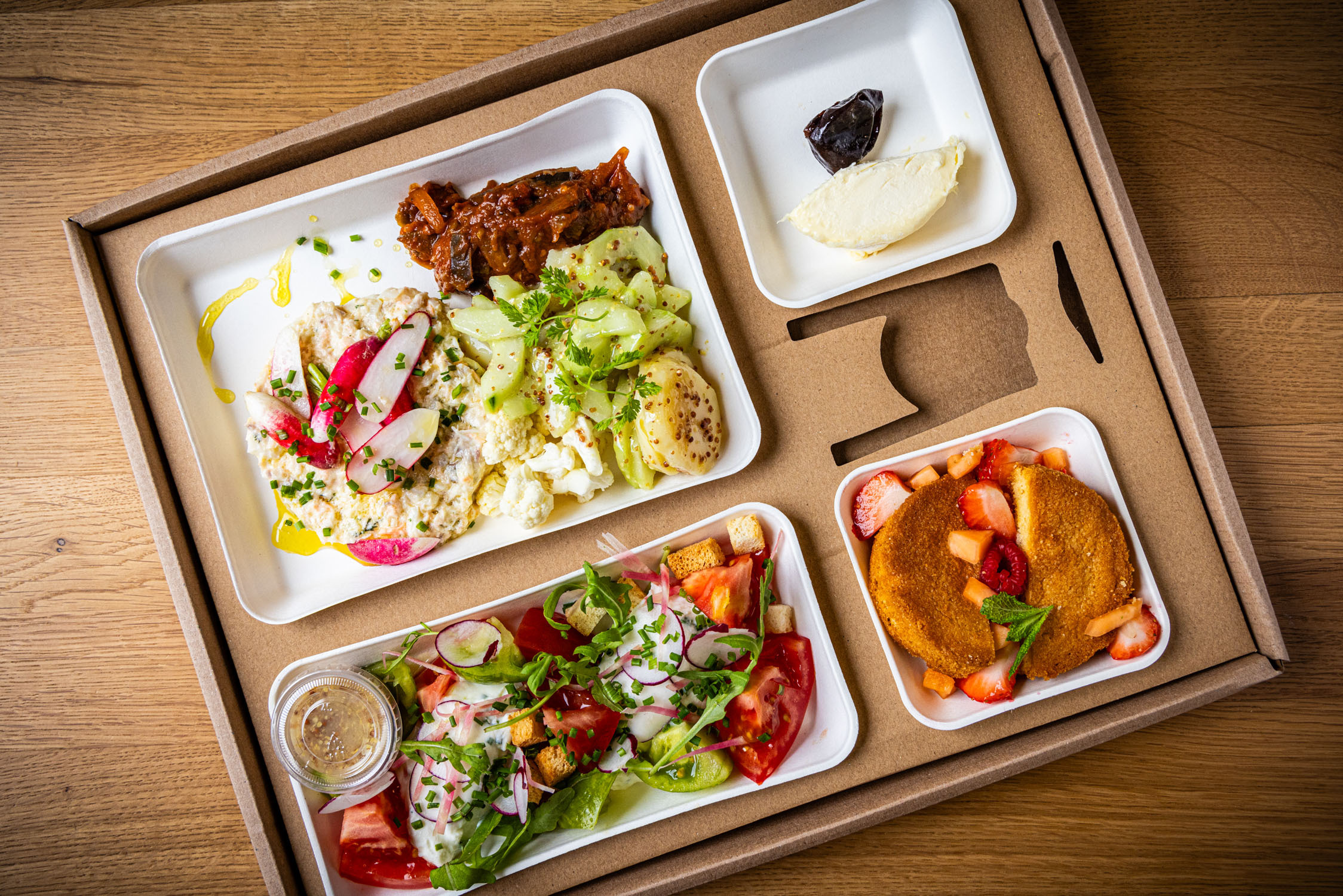 Plateau biodégradable avec plat chaud